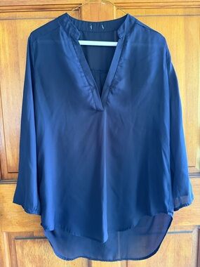 Women's Navy V-Neck Long-Sleeve Blouse